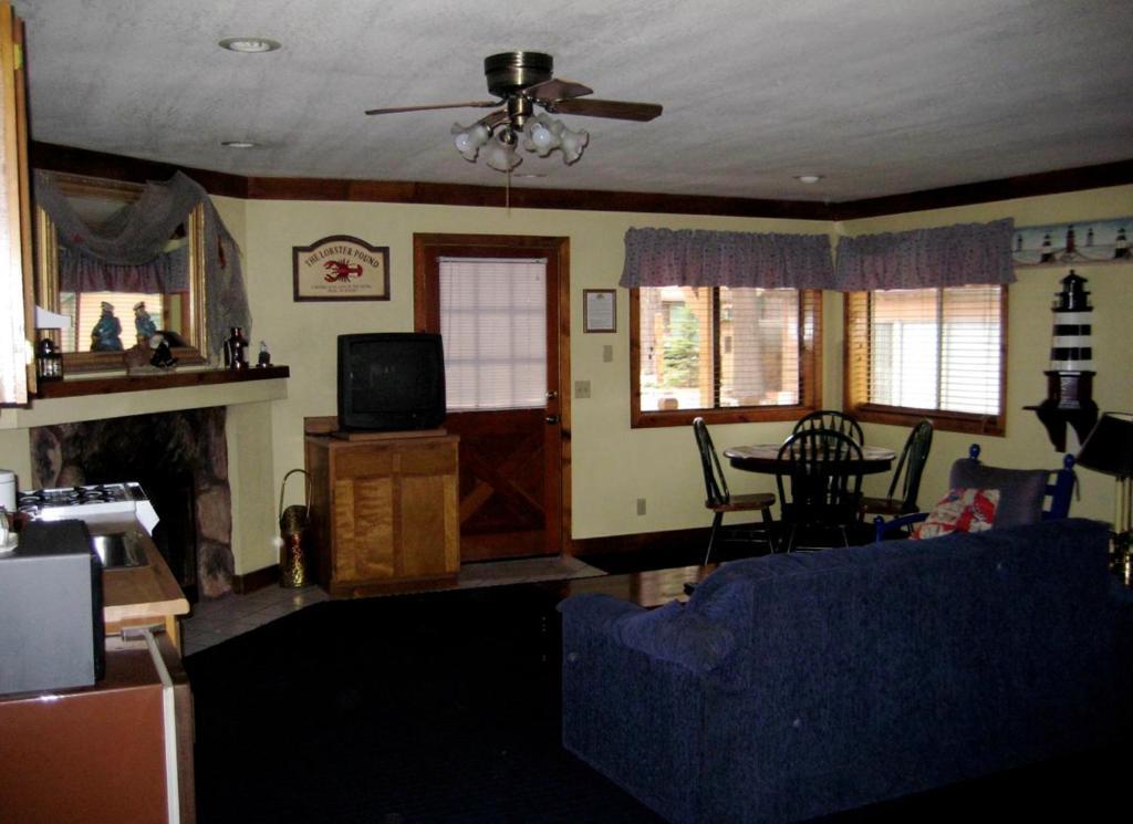 Majestic Moose Lodge - Coptic Village Big Bear Lake Room photo